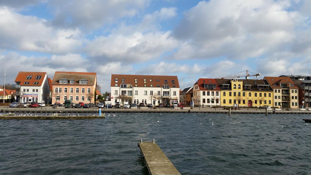 Apartment Yachthafen Waren Экстерьер фото